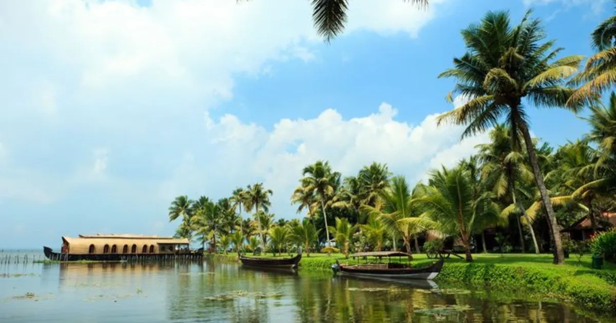 Enchanting Kerala Backwaters & Hills Tours – 06 Days
