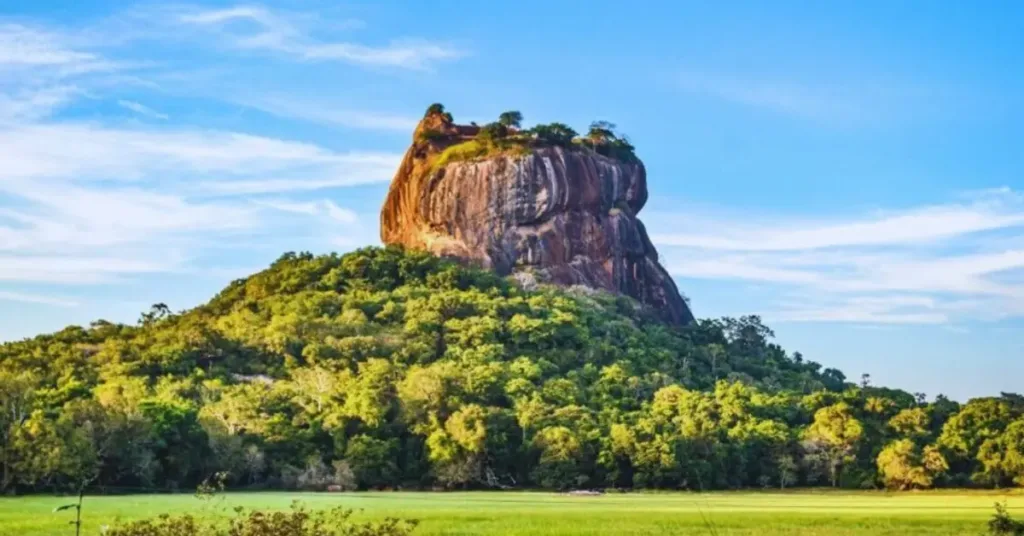 Tour tra Stupa e Spiagge Dorate: lo Spirito dello Sri Lanka