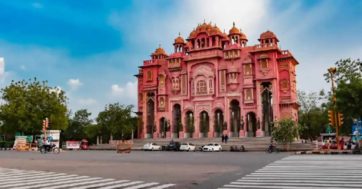 Sulle Orme dei Maharaja: Dal Triangolo d’Oro alla Tigre