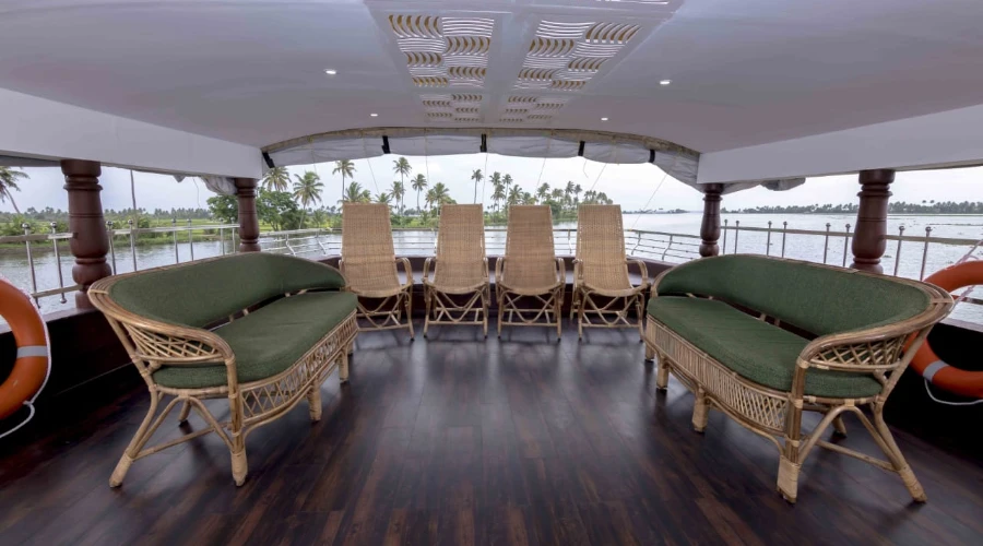 Crociera su Houseboat di Lusso con Tre Camere da Letto 2