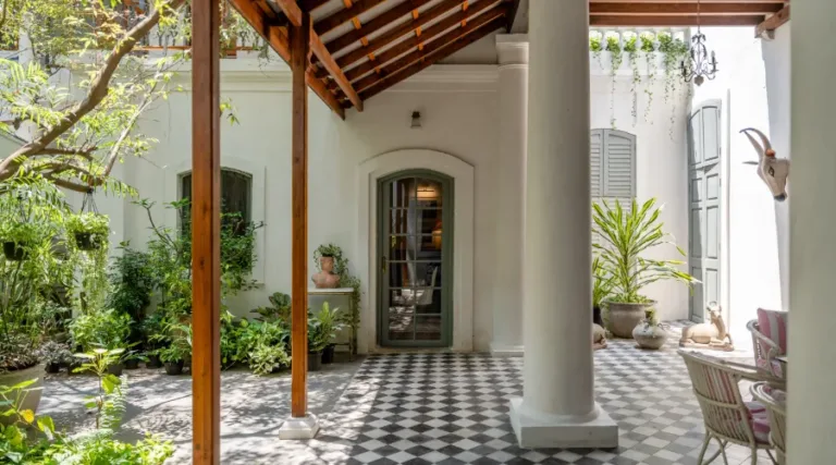 Covered Sitout with view of Lounge