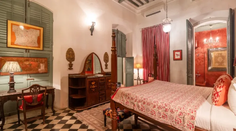 Indo-Chine Bedroom 1