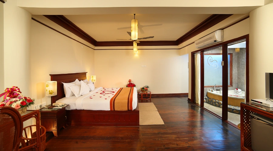 16 Honeymoon Suite
