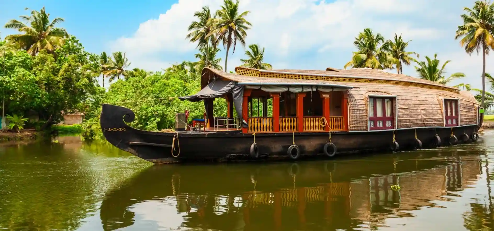 Enchanting Kerala Backwaters & Hills Tours – 06 Days
