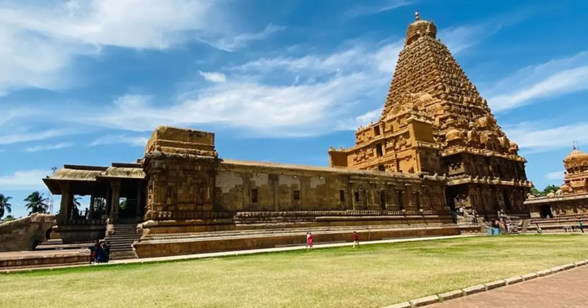 South India Discovery: Temples, Spice Hills & Backwaters