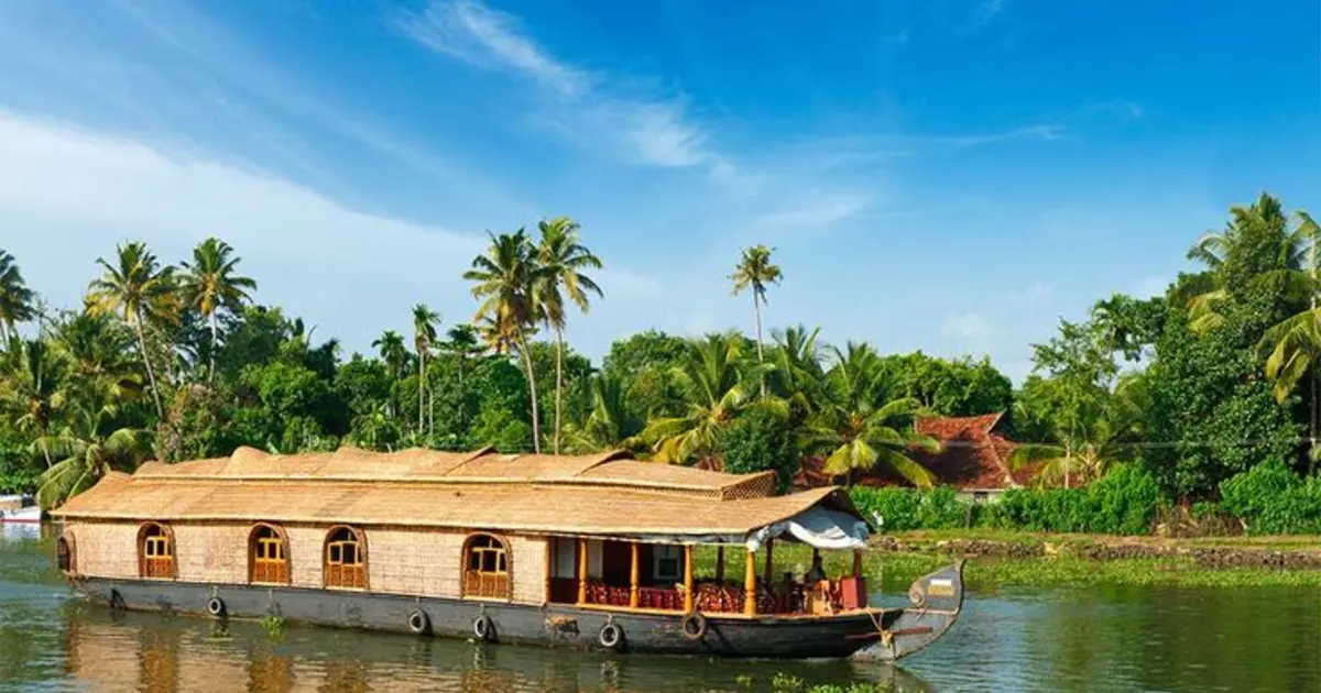 South India Family Tour: Backwaters To Bay of Bengal