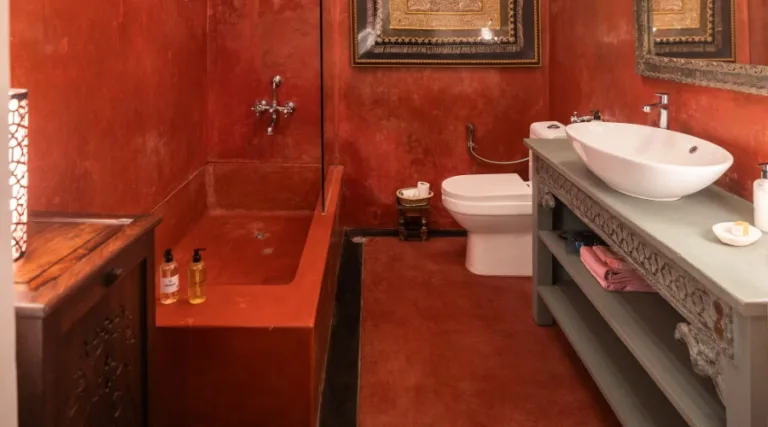 Indo-Chine-Bathroom