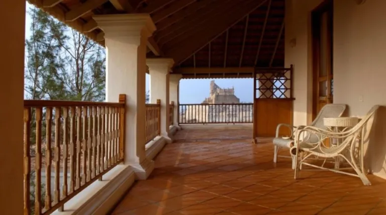 Bungalow-on-the-beach-tharangambadi-11-