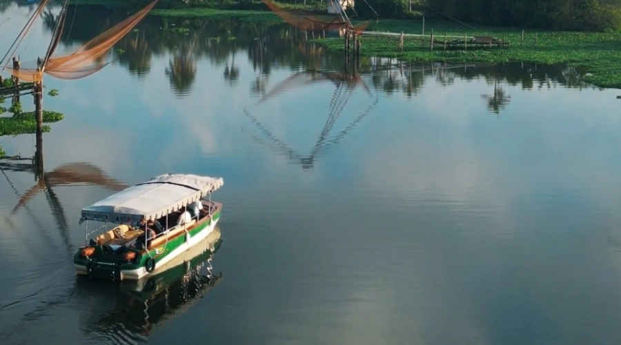 2-Hour Kadamakkudy Island Morning Boat Cruise