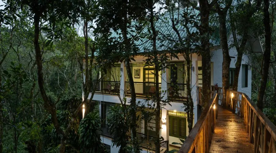 Premium Suite - Aanavilasam plantation resort, Thekkady (4)