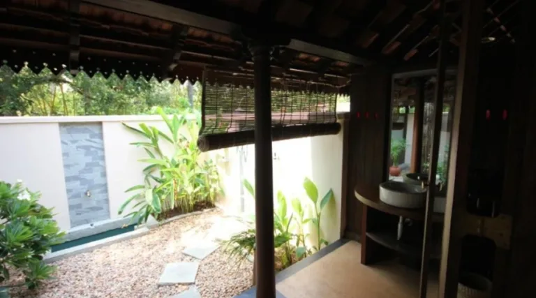 Vismaya Boutique Villa on the Vembanad Lake (3)