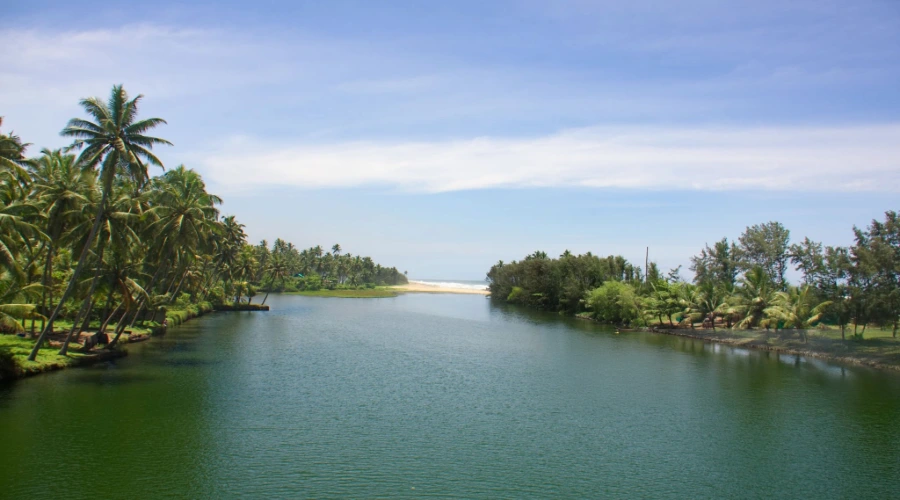 Poovar island